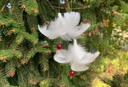 Workshop - Vánoční ozdoby z peří - andělský stromeček