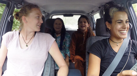 Film - Ženy za volantem: Příběhy z cesty po Pamíru