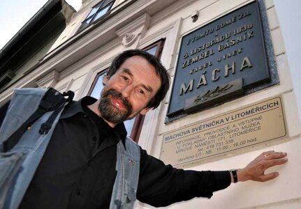 Literatura - Vzpomínkový večer na Jana Bauera