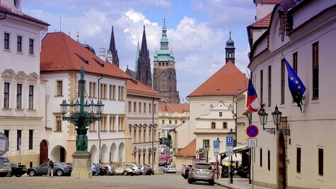 Setkání - Triumfální cesta k Hradu