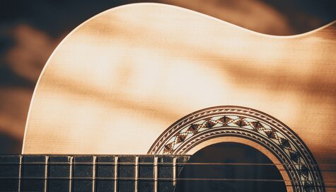 Posezení při kytarách