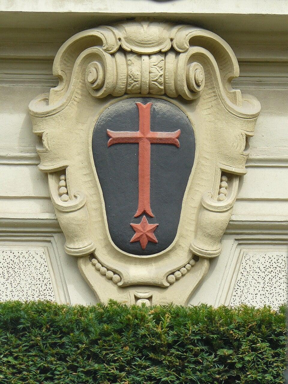 Křižovníci s červenou hvězdou