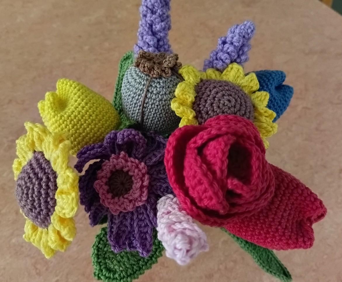 Háčkování není věda: květen 2026