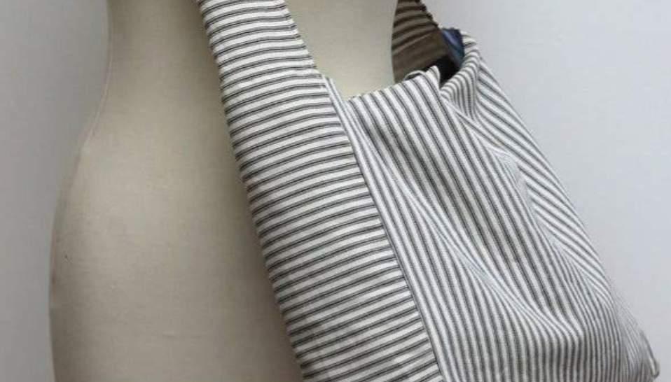 Plátěná crossbody – pomocnice na větší nákupy