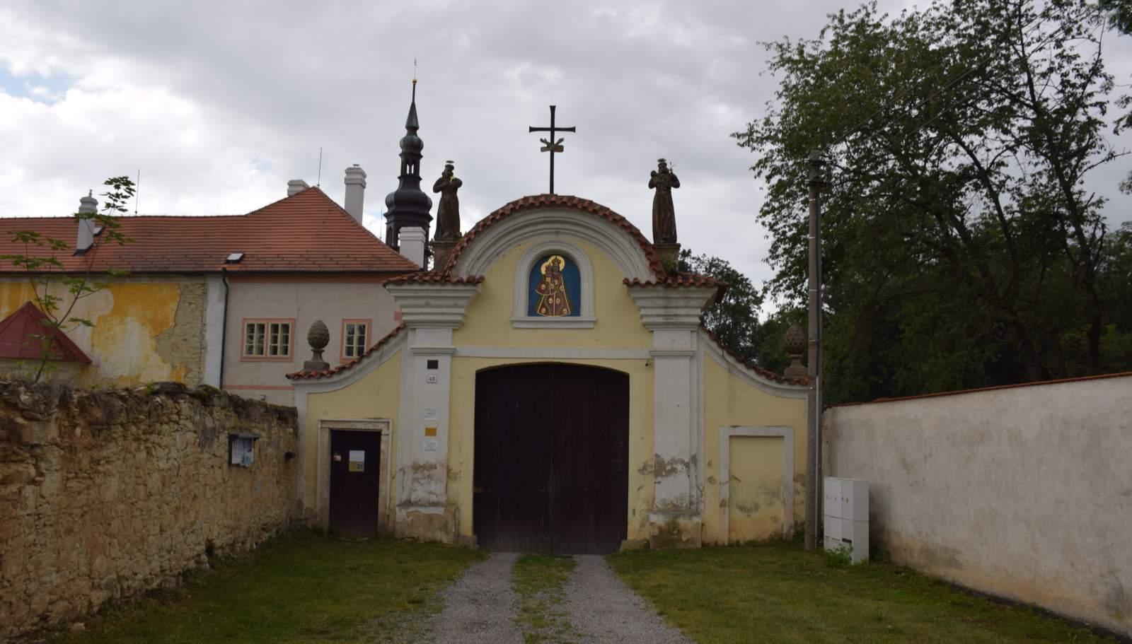 Začátek hájecké poutní cesty