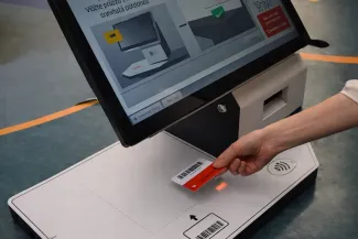 Samoobslužné půjčování - načtení průkazu